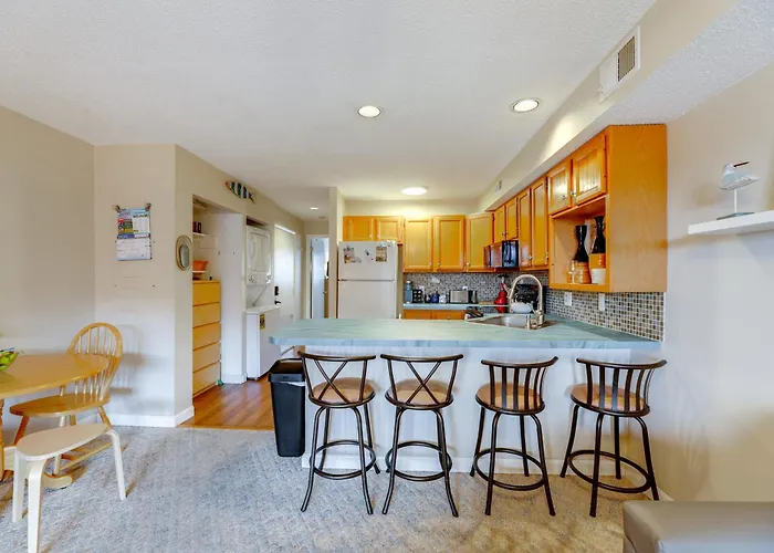 Holiday home Steps To Beach: W/ Pool In Ocean City!