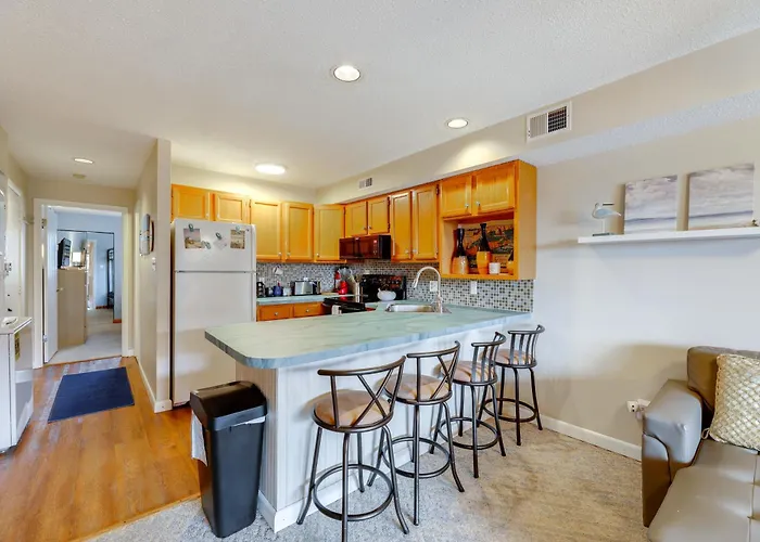 Steps To Beach: W/ Pool In Ocean City! Holiday home *